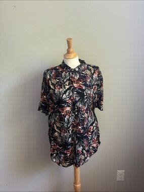 Men's Black Tropical Leaf Short-Sleeve Button-Down Shirt